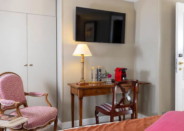 Hotel Le Relais Des Halles Parigi